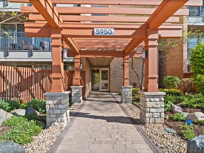 5950 Oakwood Dr APT 4B, Lisle, IL, 60532