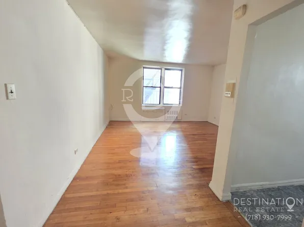 91 Ocean Parkway image 7 of 11