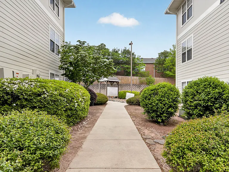 929 Morreene Rd #B36 — Photo 19
