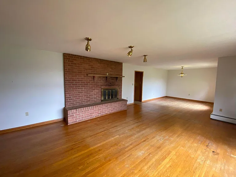 12118 Greencastle Pike — Photo 9