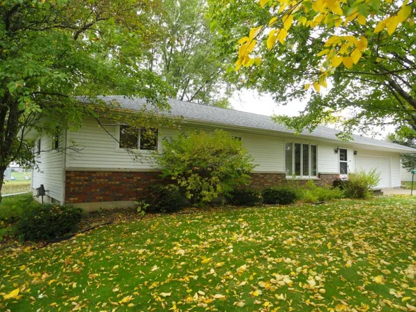 303 S 2nd Ln, Abbotsford, WI 54405