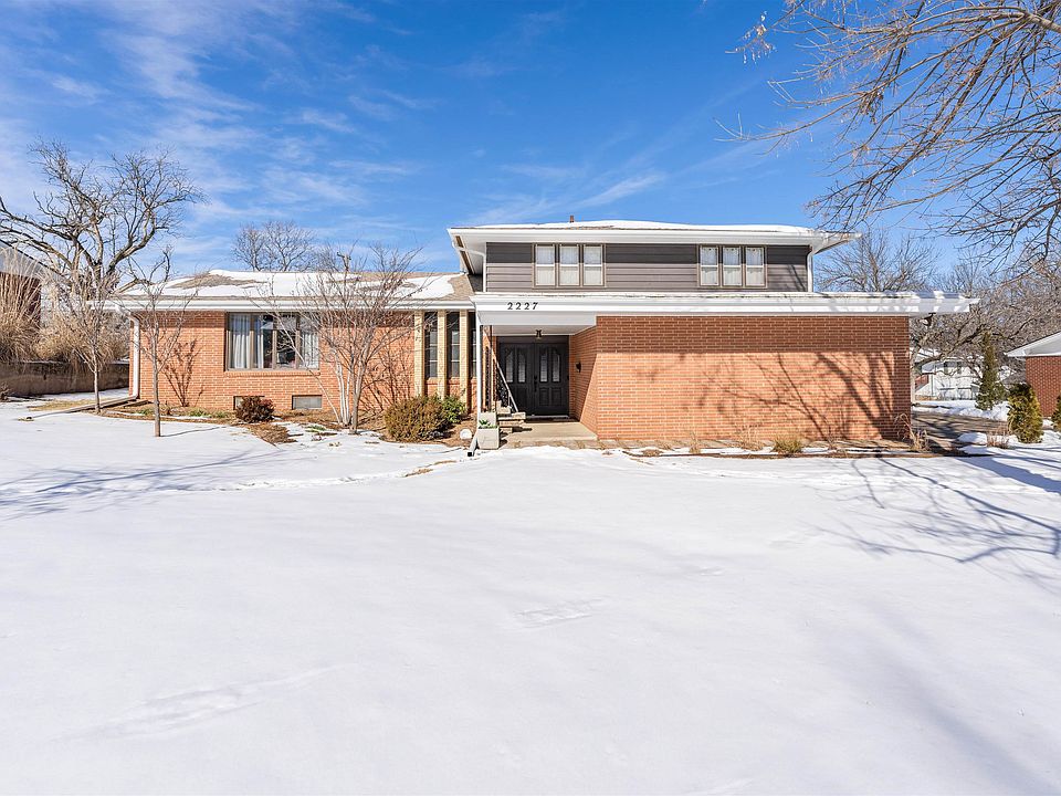1st image of 2227 Melrose Ln