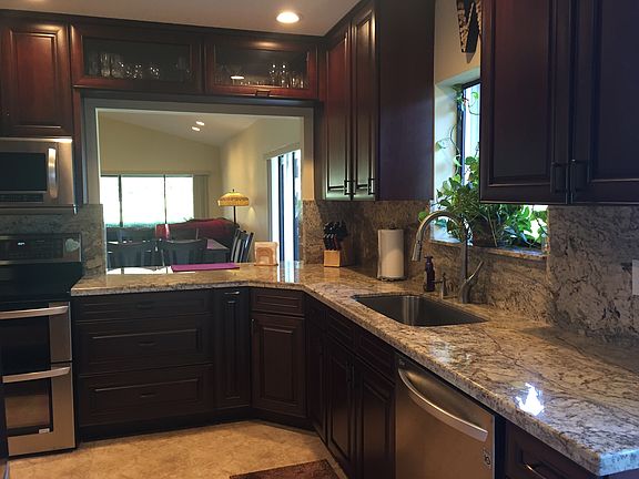 3rd image of 318 Fairview Cir #26