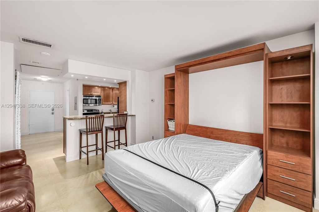 405 N Ocean Blvd APT 117, photo 3