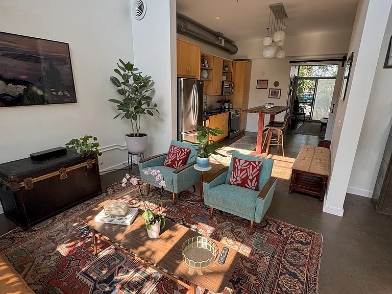 1661 La France St NE #407 — Photo 1