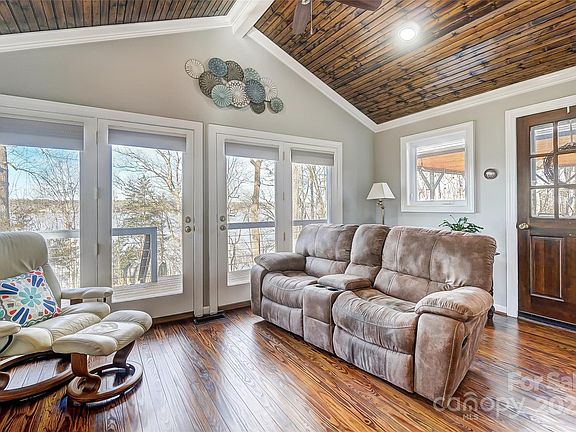 4th image of 17424 Grasshopper Ln