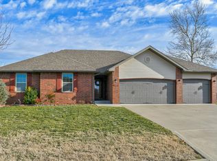 1220 S Jaylin Ave, Springfield, MO 65802