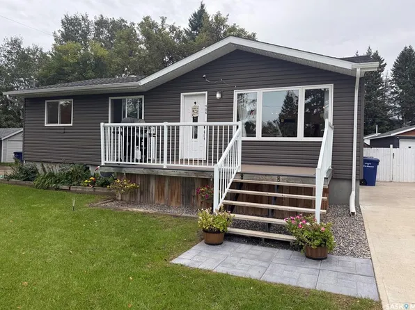 105 5th STREET E, Nipawin, SK S0E 1E0