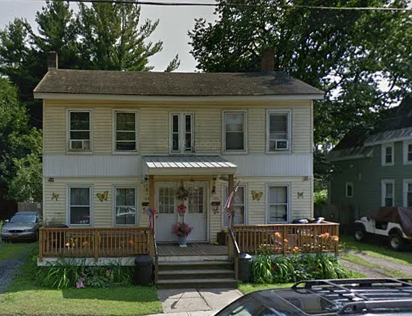 104/106 West Fulton St — Photo 1
