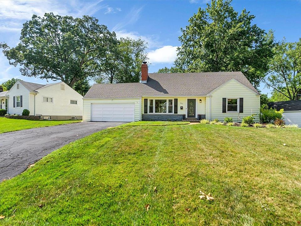 1st image of 951 Woodgate Dr