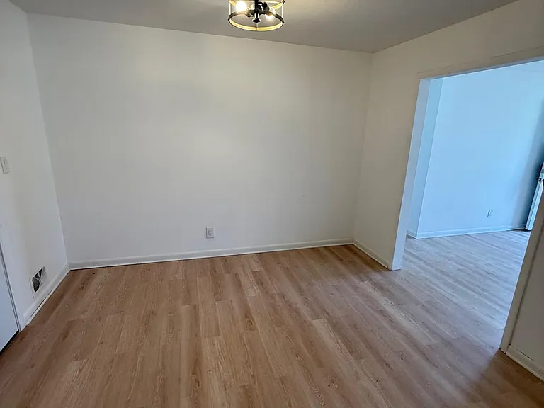 7205 Overton Ave — Photo 10
