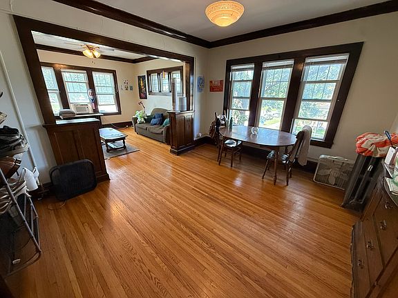 4th image of 1577 Ashland Ave #3