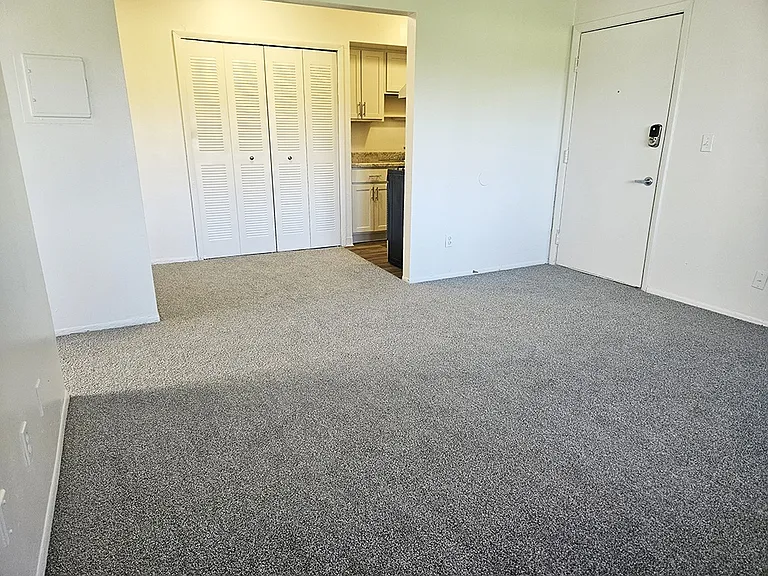 Waverly Park Apartments — Photo 18
