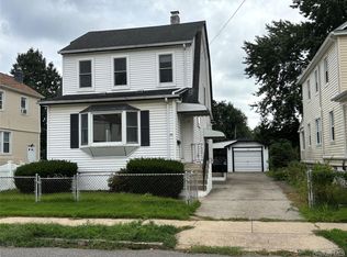 17 Wood Lane, Valley Stream, NY 11581
