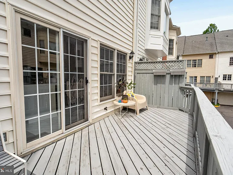 8814 Hunting Lodge Ct — Photo 18