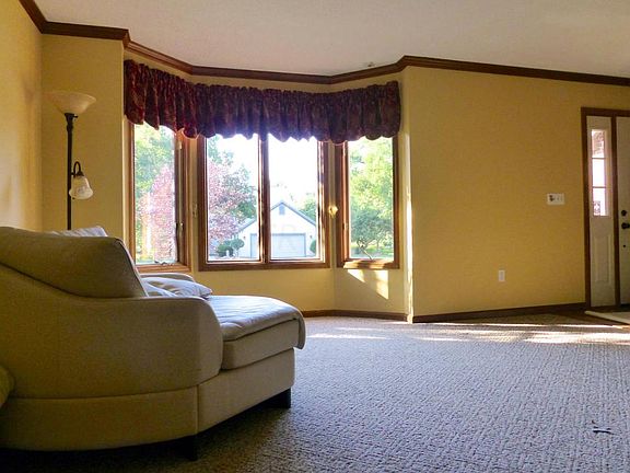 3rd image of 5625 Parker Hill Ln