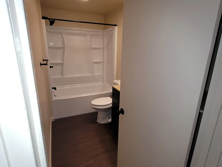 411 E Edison Ave — Photo 12