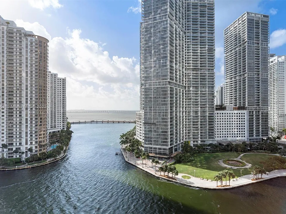 300 Biscayne Blvd #1403