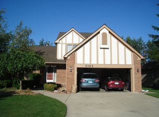 3183 Goldenrod Dr, Rochester Hills, MI 48307