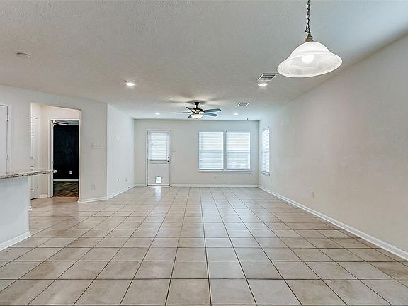 3rd image of 6615 Lindale Springs Ln