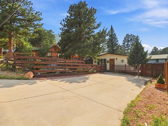 2nd image of 435 Columbine Ave