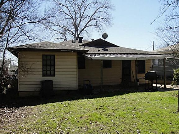 3rd image of 1138 College St