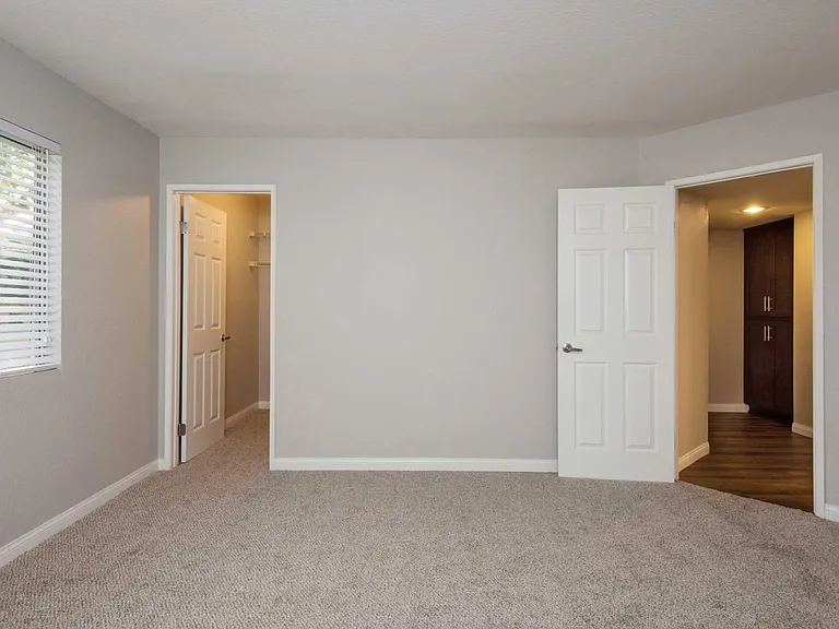 Elan Overlook Laguna Apartments — Photo 32