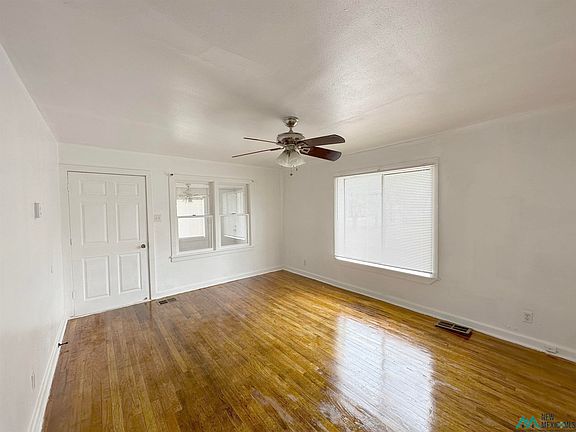 3rd image of 2605 8th St