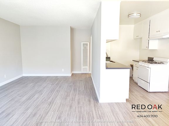 3rd image of 12737 Moorpark St APT 14