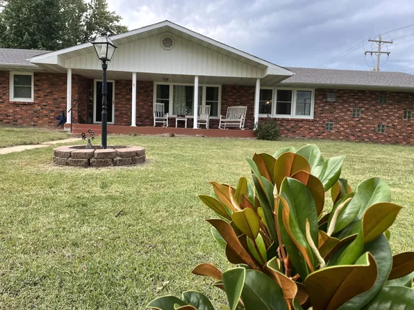 861 E Burford Street, Marshfield, MO 65706