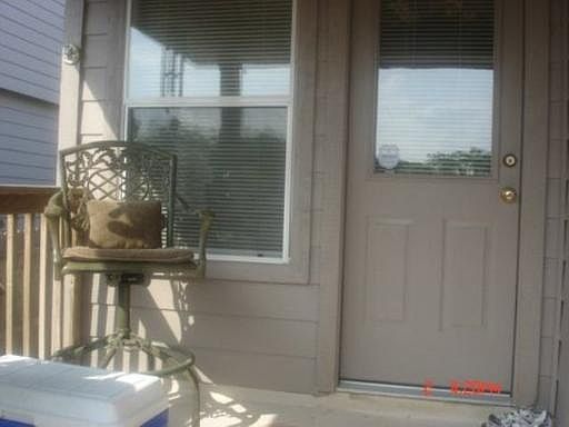3rd image of 7927 WOODCHASE DR