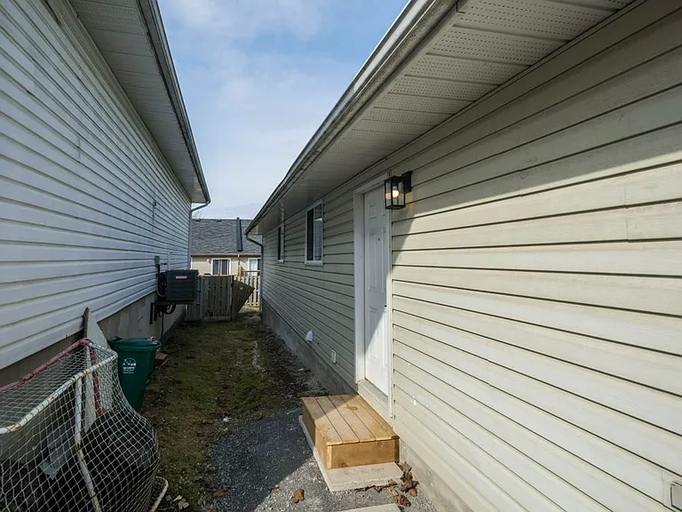 198 Lingham St #B — Photo 14