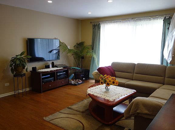 4th image of 11012 S Theresa Cir APT 3A