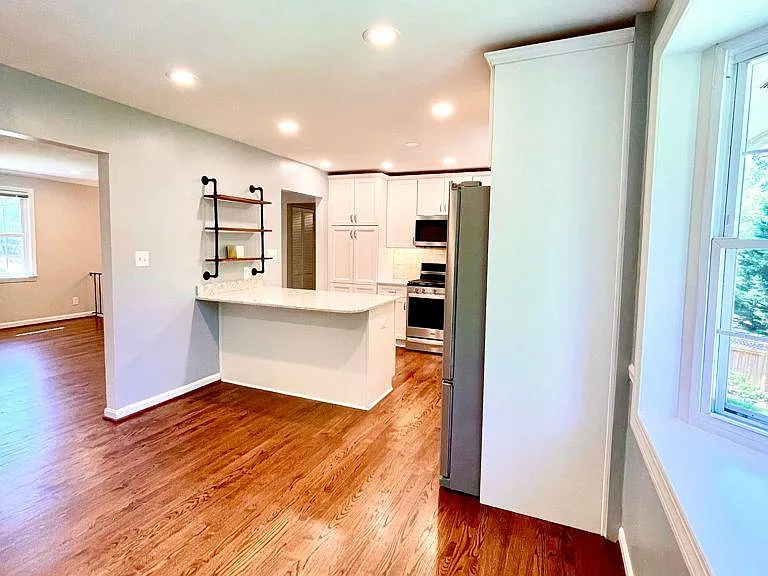 Dinning room - upper level