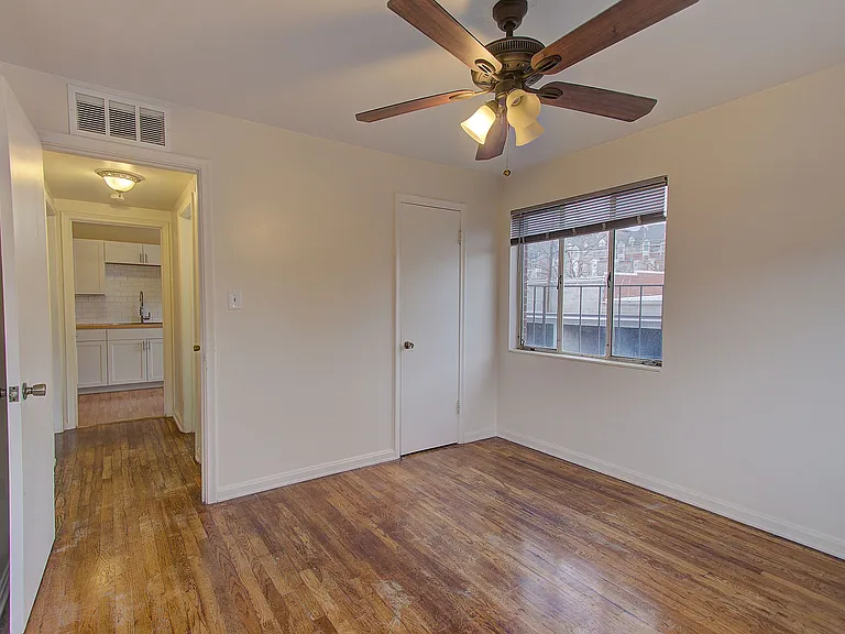 232 N 200 W #4 — Photo 8