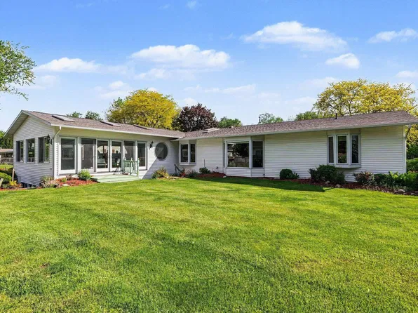 1210 Glenwood Dr, Mount Pleasant, MI 48858