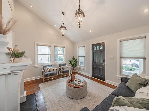 4th image of 3921 Modlin Ave