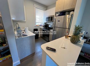 102 Queensberry St APT 14D, Boston, MA 02215