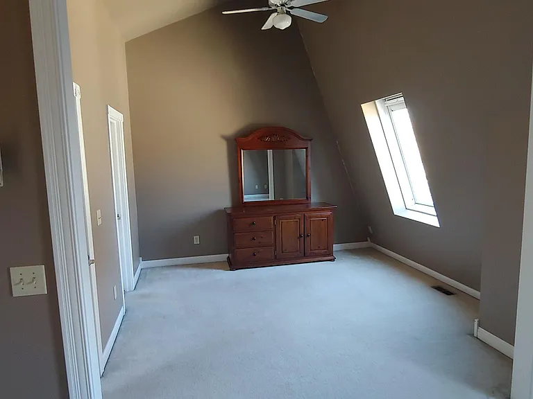 590 Bradley St — Photo 15