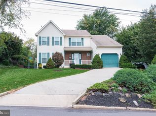 700 Summit Ave, Philadelphia, PA 19128