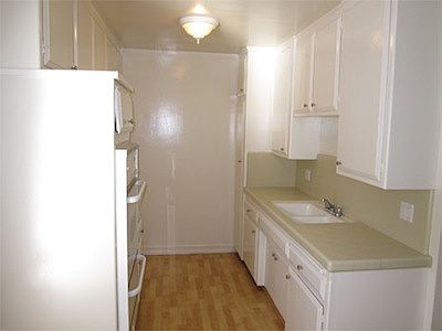 5th image of 612 Westbourne Dr APT 1