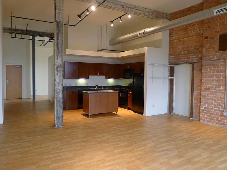 The Lofts at New Amsterdam — Photo 36