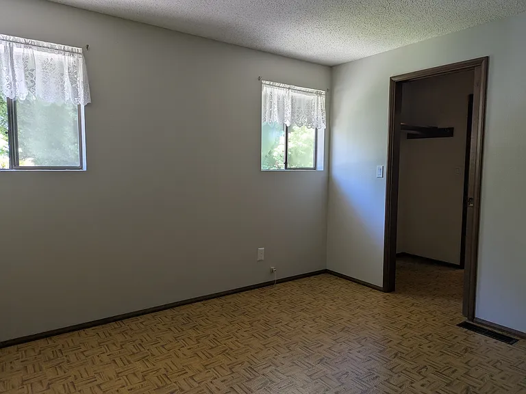 8 Cherokee Pl — Photo 17