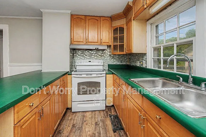 2 bed, 1.0 bath, 806 sqft, $1,100 — Photo 4