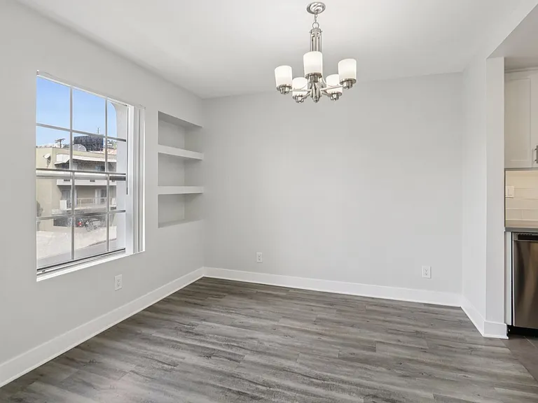 960 N. Alfred — Photo 13