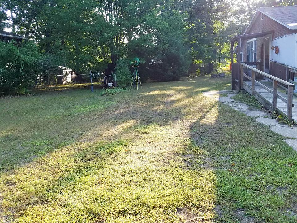 2nd image of 17288 Oak St