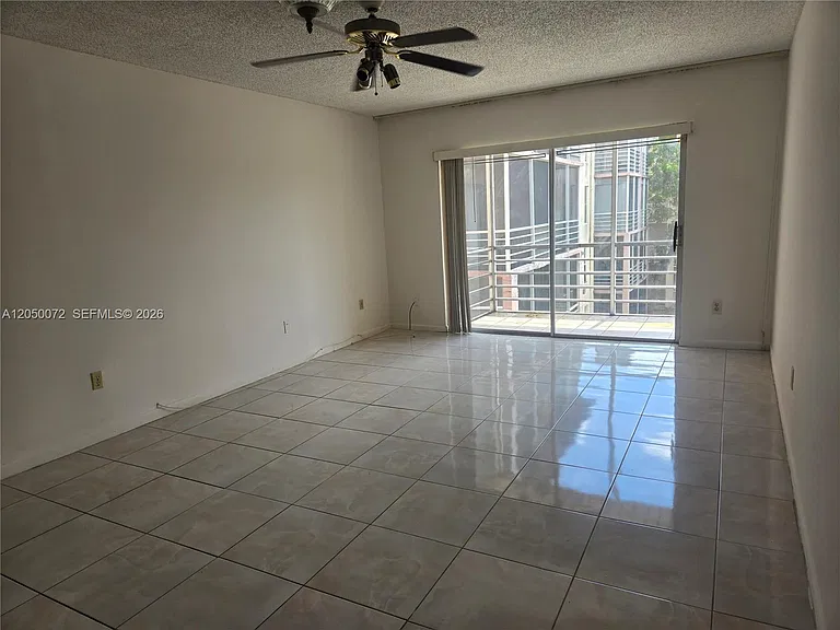 2800 NW 56th Ave #G301 — Photo 2