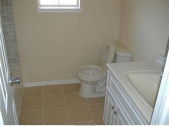 4th image of 1133 Georgia St