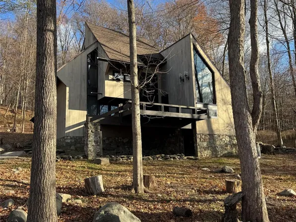 69 Shore Drive, Blooming Grove, NY 10914