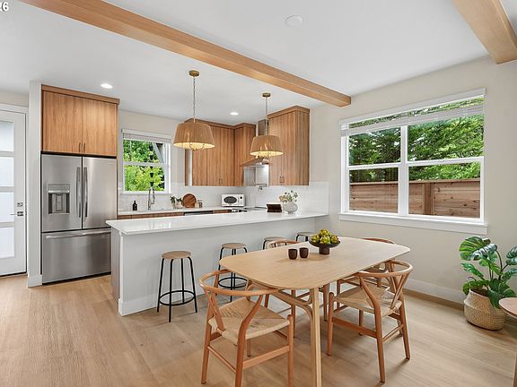5th image of 5452 NE Prescott St #3